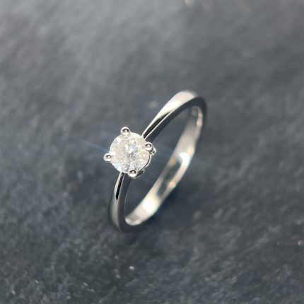 platinum solitaire ring