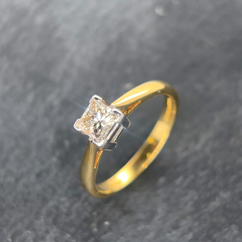 18ct Yellow Gold Princess Cut ring 0.50ct